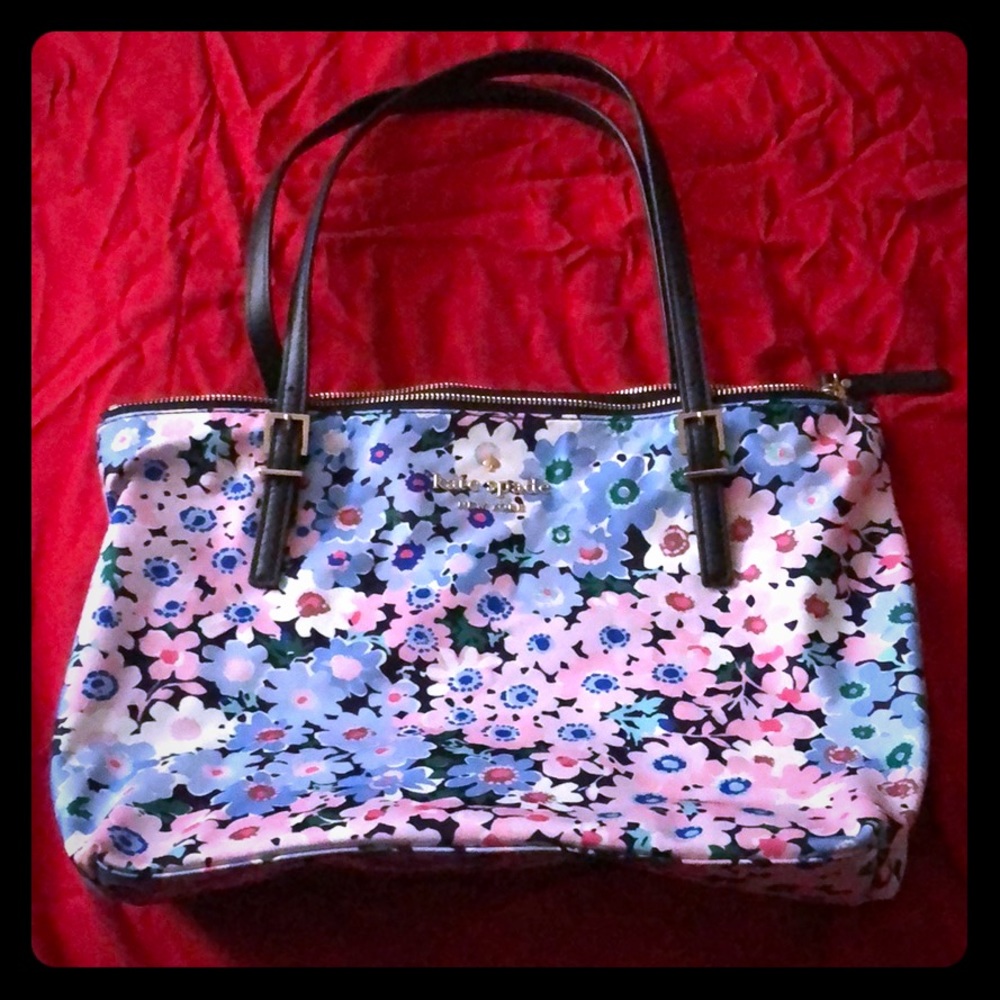 EUC Kate Spade ♠️ Nylon Flower 🌸 zipped Tote Bag